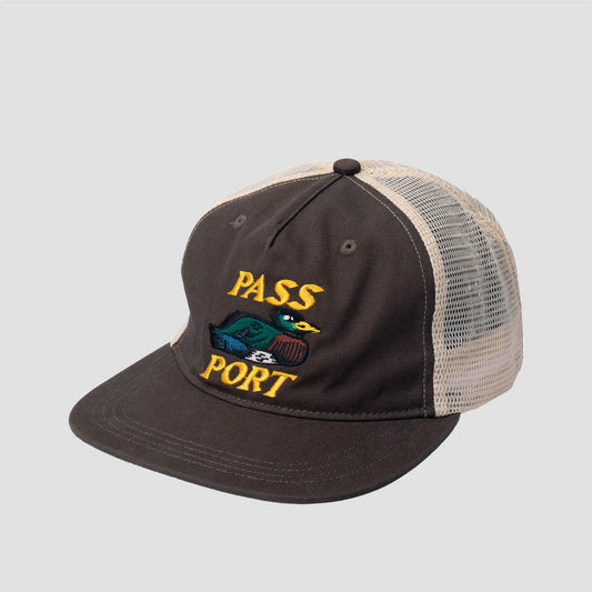 PassPort Fast Duck Workers Trucker Bark / Cream